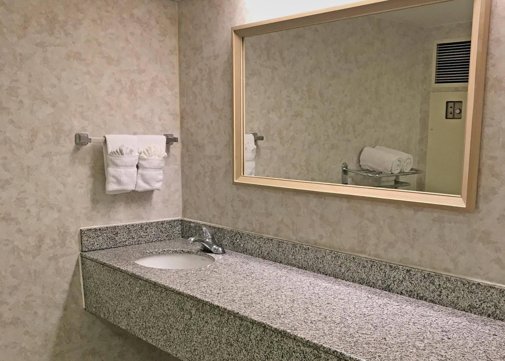 Hotel Quality Iwo Jima Arlington