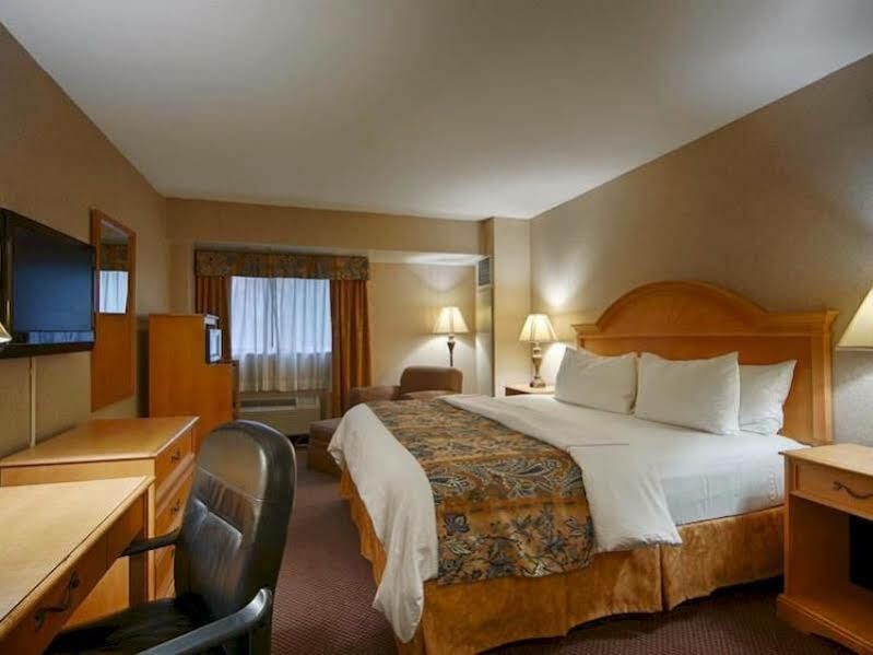 Quality Iwo Jima Hotel 2*