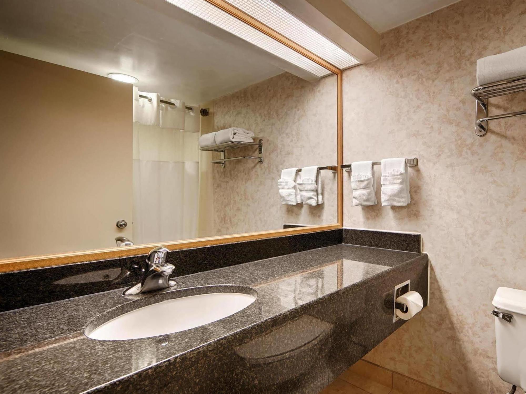 Quality Iwo Jima Hotel Arlington